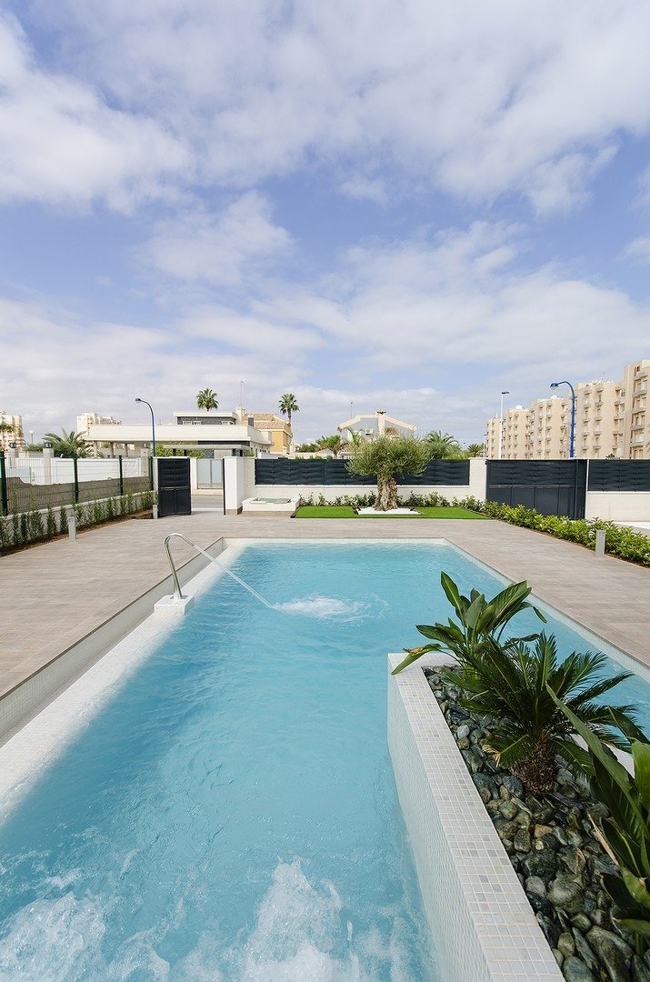 VILLA DE OBRA NUEVA EN PLAYA HONDA