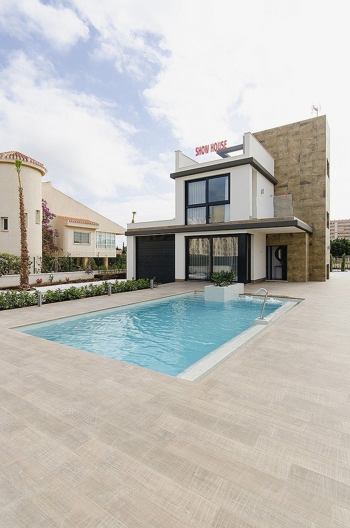 VILLA DE OBRA NUEVA EN PLAYA HONDA