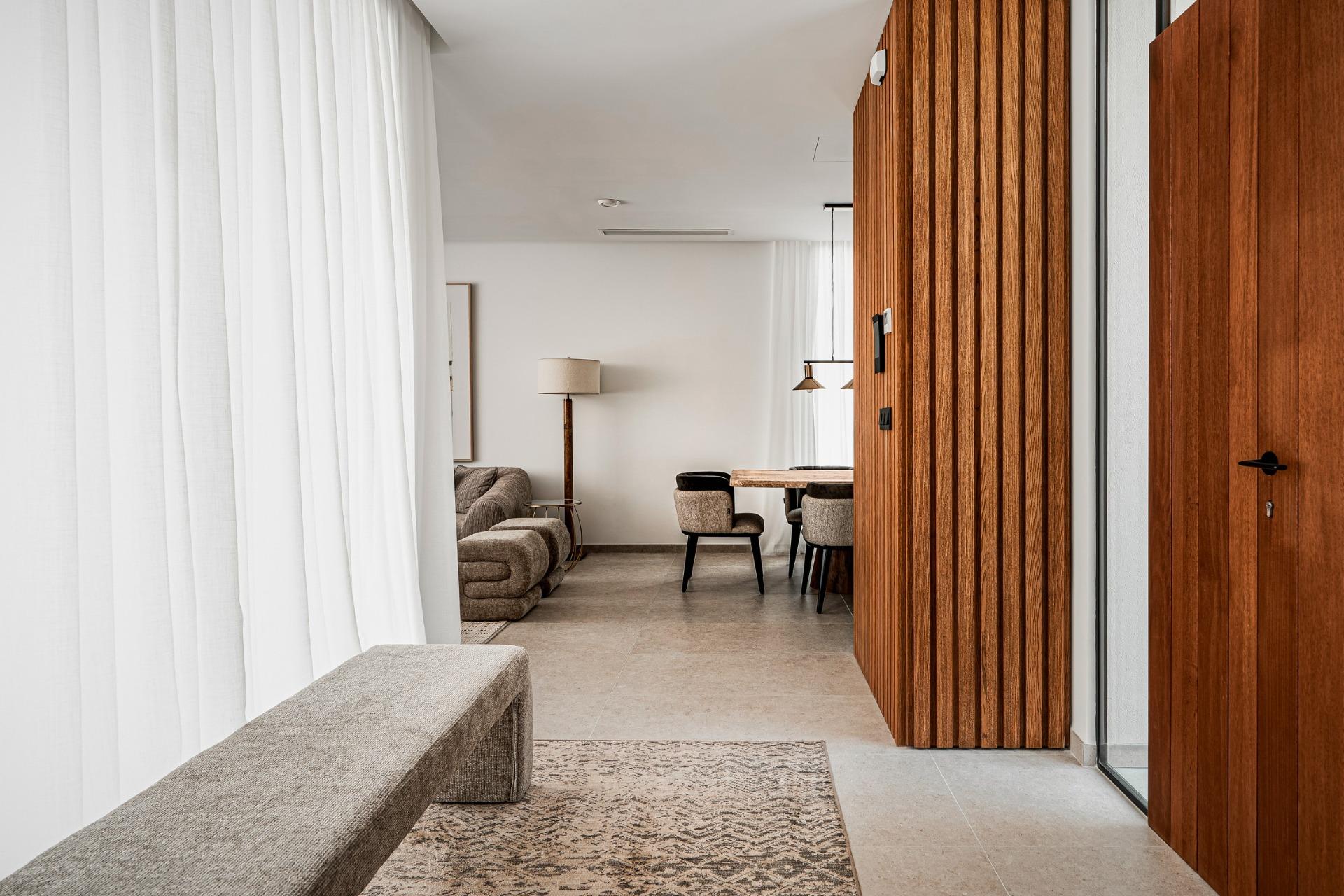Exclusivas villas de nueva construcción con piscina privada en La Nucía, cerca de Benidorm Comunidad residencial premium cerrada con seguridad inigualable Presentamos una exclusiva colección de s...