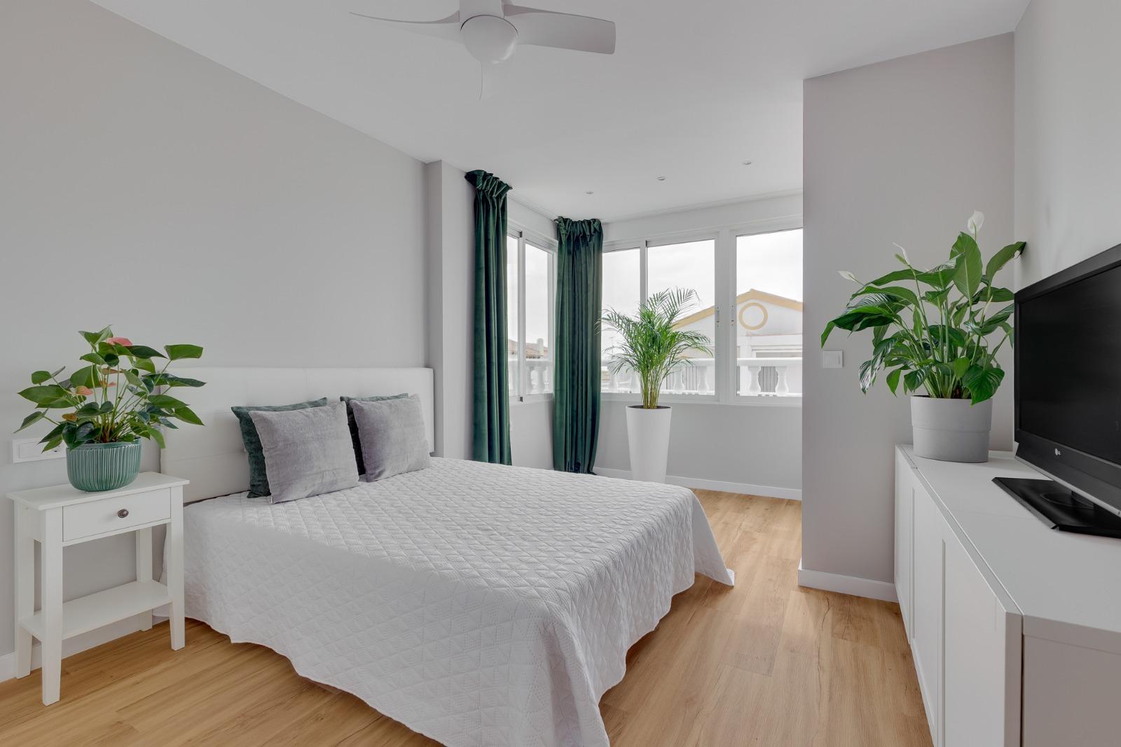 Hermosa vivienda reformada completamente y ubicada en zona privilegiada de Orihuela Costa.