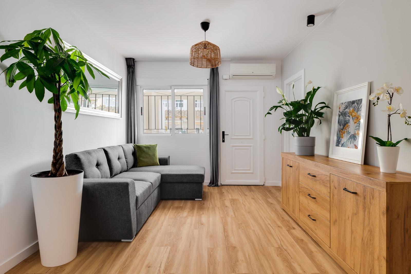 Hermosa vivienda reformada completamente y ubicada en zona privilegiada de Orihuela Costa.