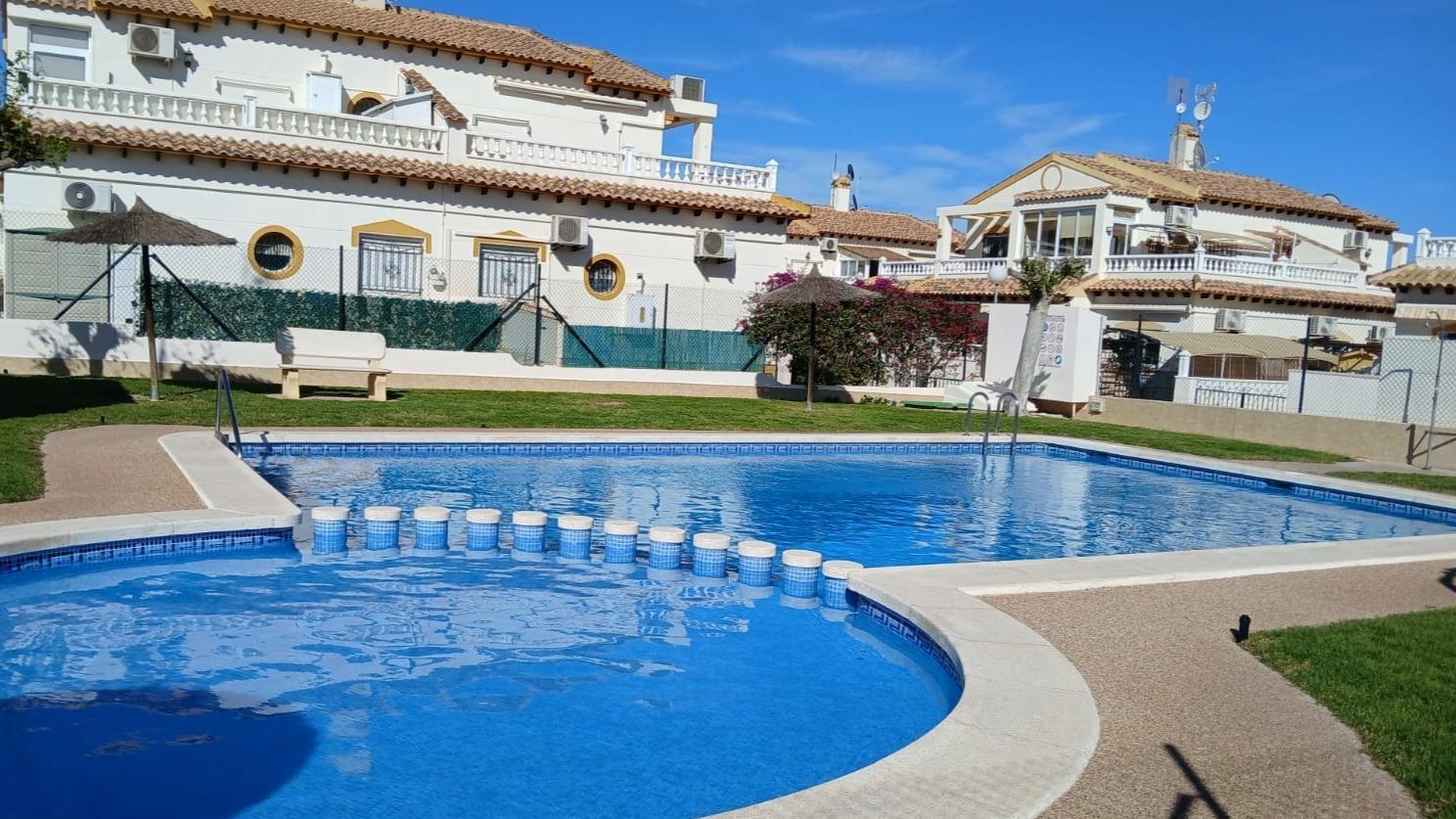 Hermosa vivienda reformada completamente y ubicada en zona privilegiada de Orihuela Costa.