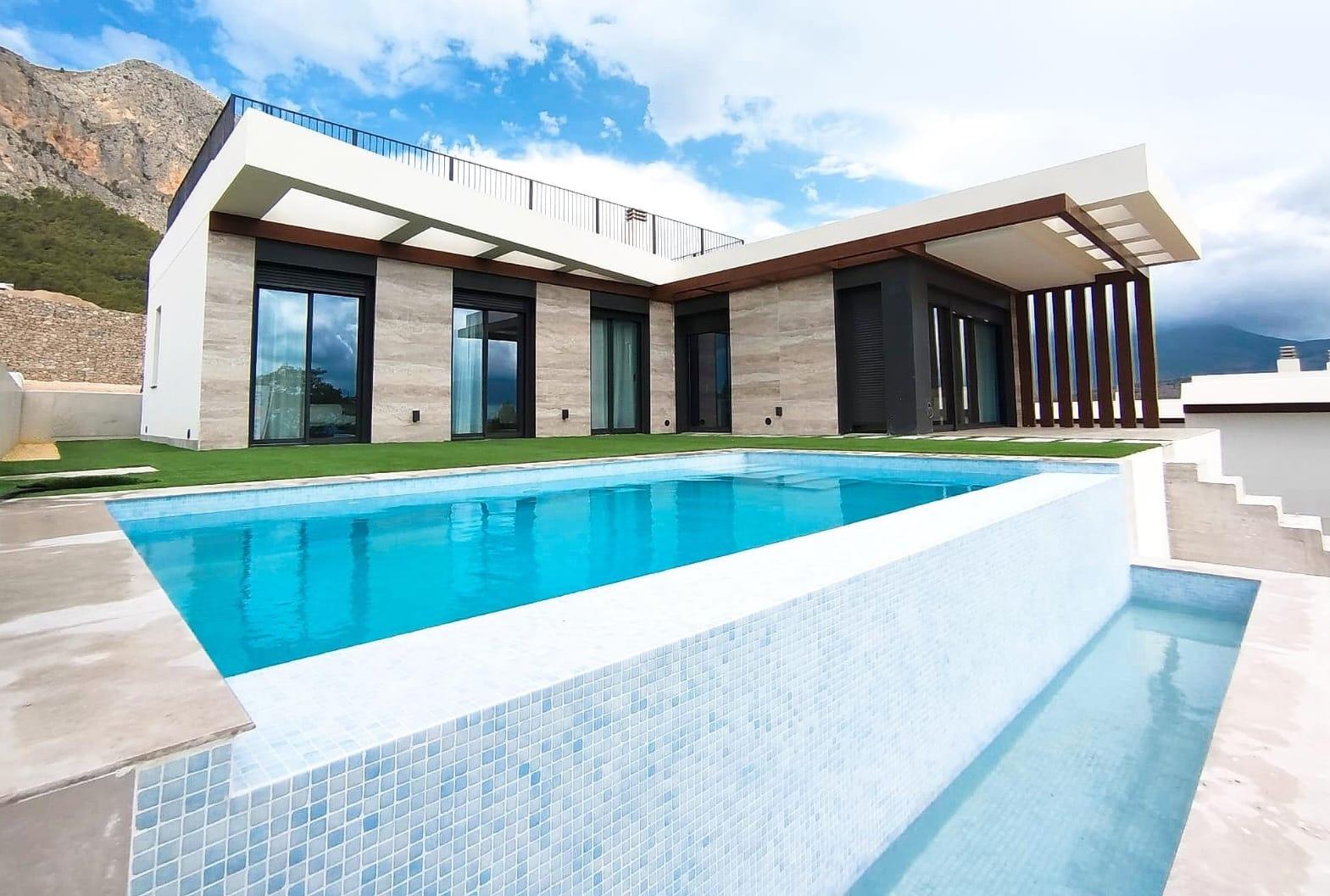 Villa de Diseño con Vistas a la Bahía de Altea y Sierra de Polop – Lista para Entrar.