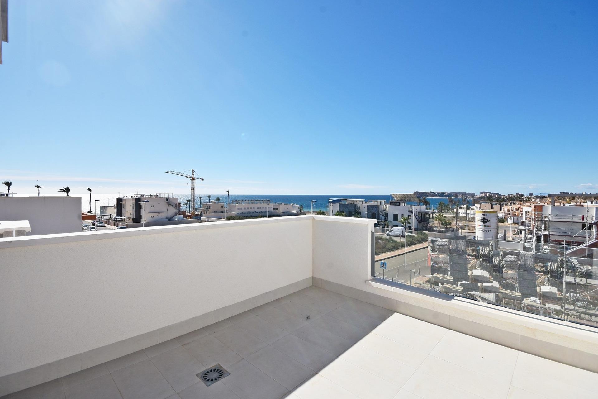 Modernas villas adosadas con vistas al mar en Puerto de Mazarrón