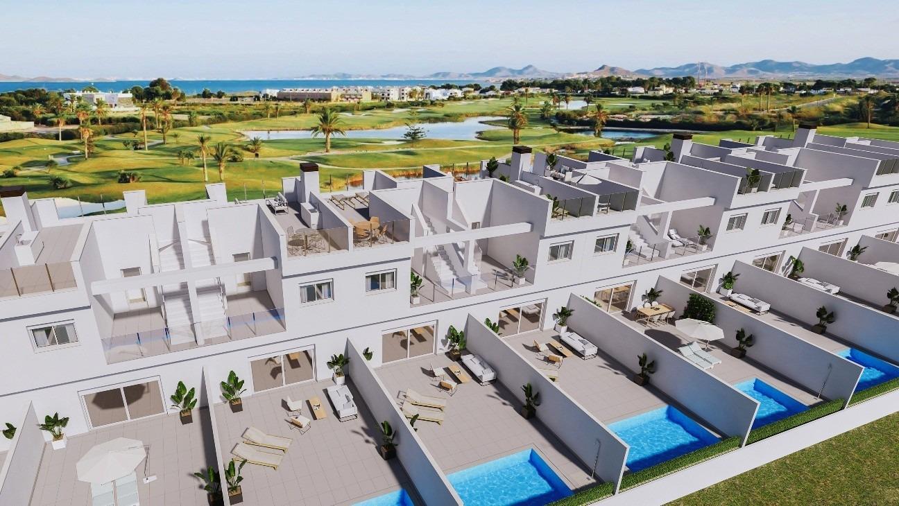 Casas adosadas de nueva construcción en primera línea de La Serena Golf en Los Alcázares