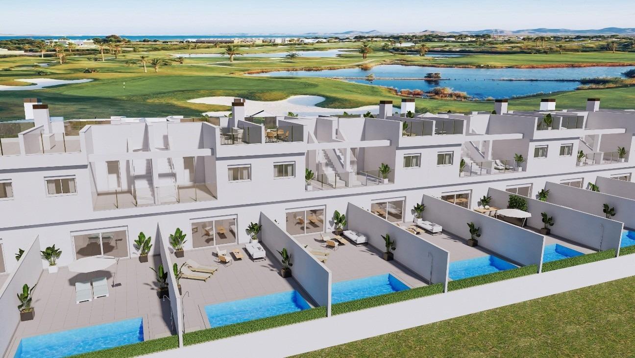 Casas adosadas de nueva construcción en primera línea de La Serena Golf en Los Alcázares