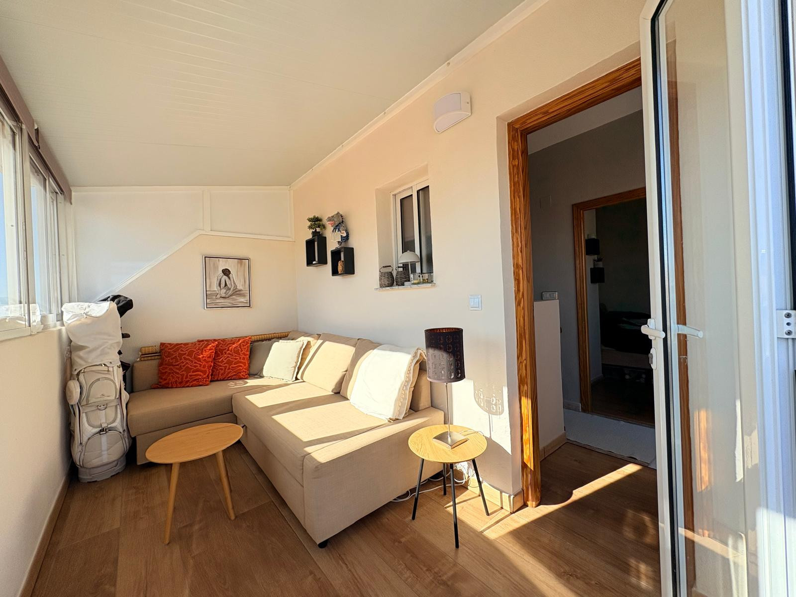 Tu Hogar de Ensueño en Orihuela Costa, Encantadora casa renovada en La Fuente, Orihuela Costa. 3 dorm, salón luminoso, cocina moderna. ¡Tu hogar ideal en Alicante! Inversión inteligente.
