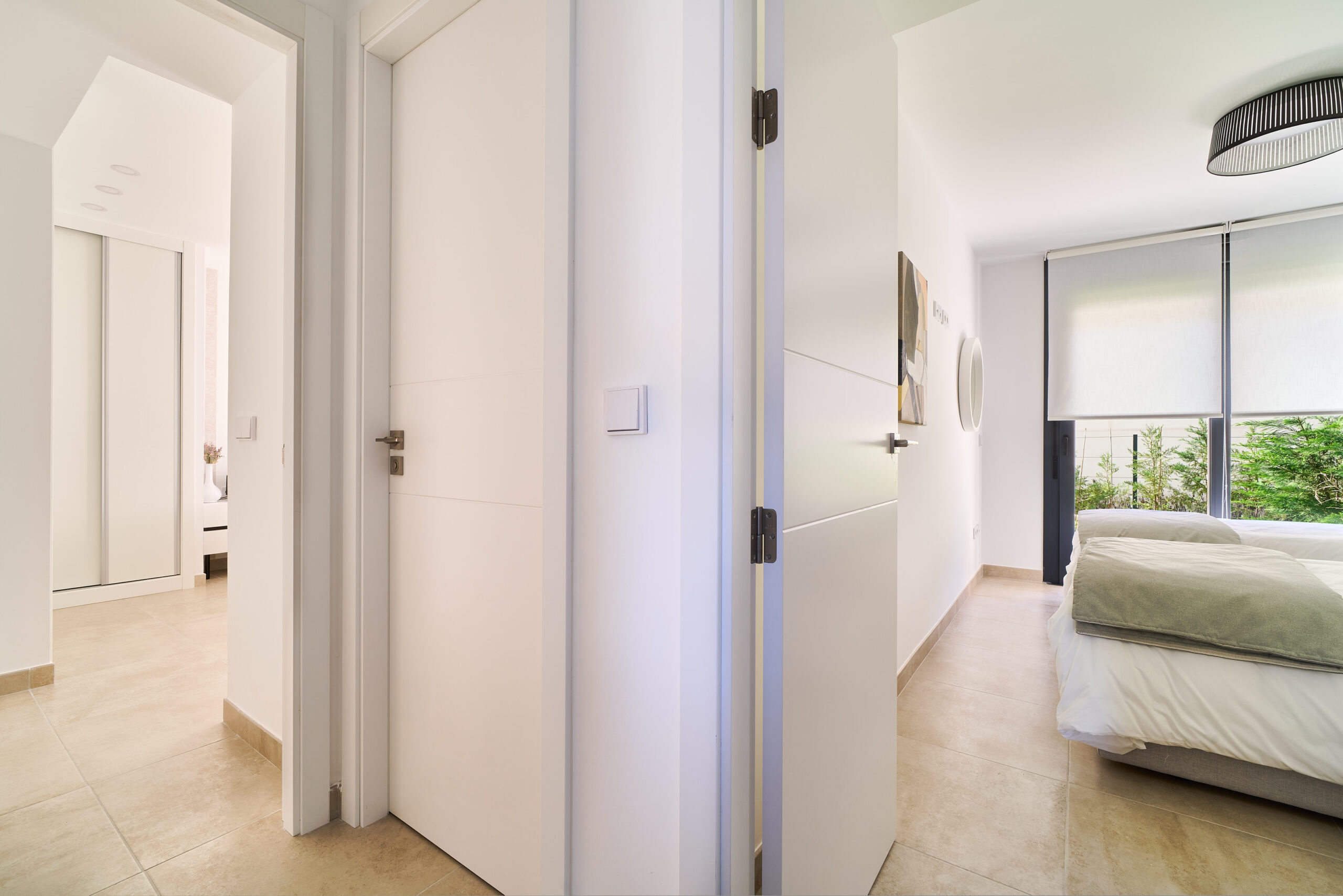 Apartamento Lujo Atalaya: Su Hogar Mediterráneo, Apartamento Key Ready en Atalaya, Estepona. Lujo mediterráneo, diseño moderno, terrazas, piscinas y golf. ¡Su hogar de ensueño en la Costa del Sol!