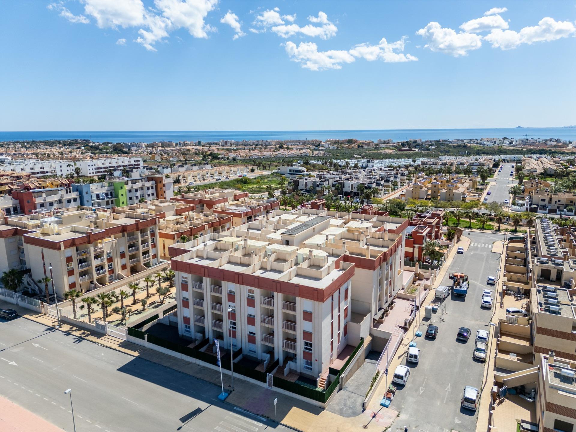 Complejo Residencial Regenerado en Lomas de Cabo Roig - Apartamentos Reformados