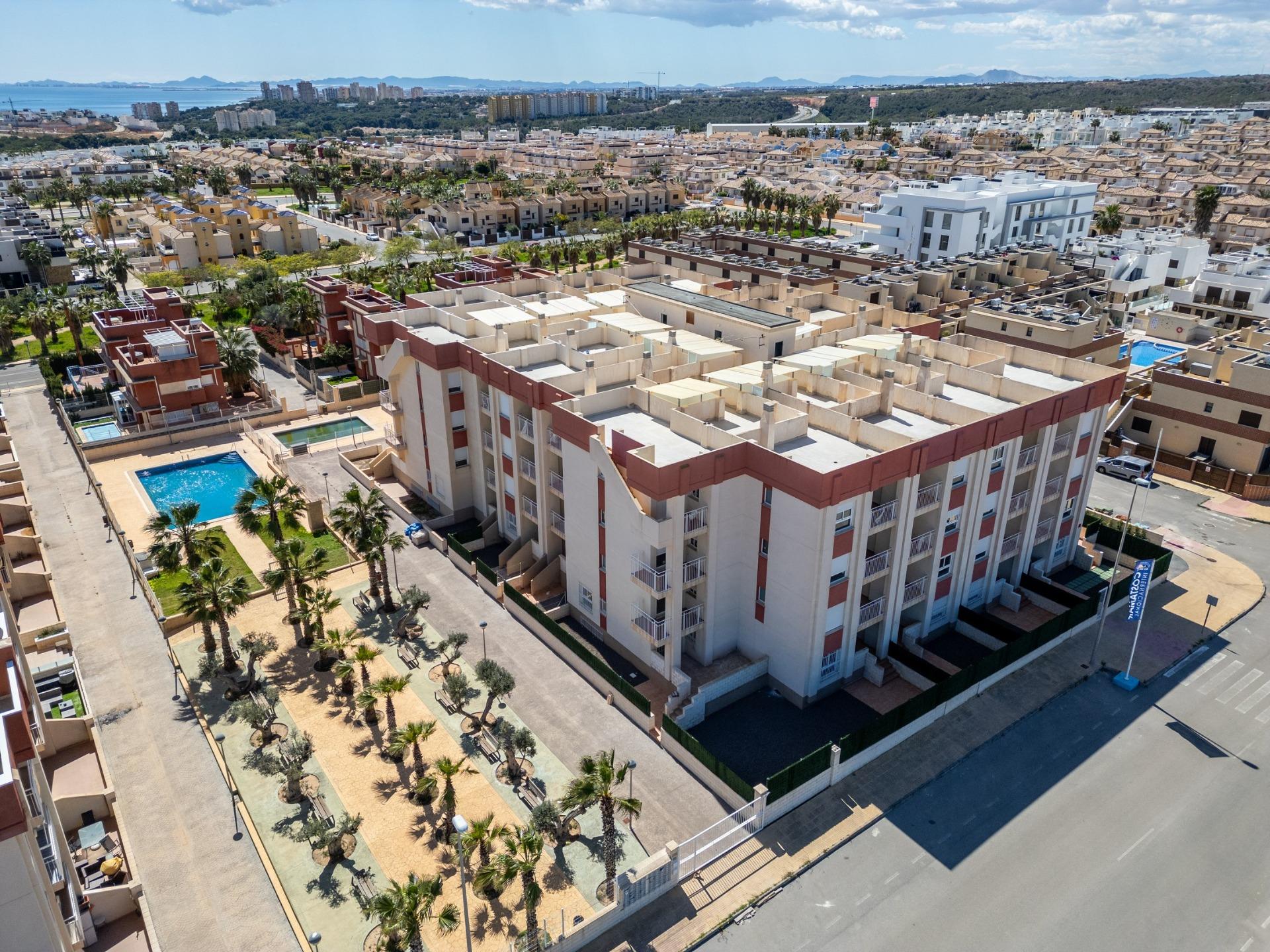 Complejo Residencial Regenerado en Lomas de Cabo Roig - Apartamentos Reformados