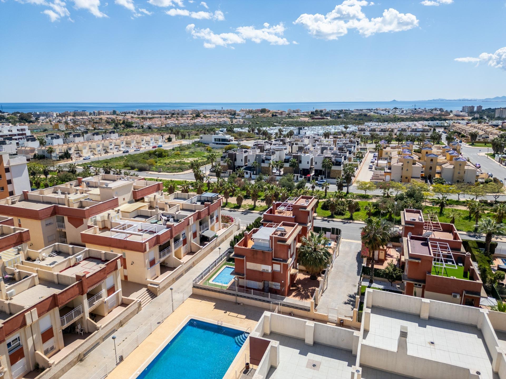 Complejo Residencial Regenerado en Lomas de Cabo Roig - Apartamentos Reformados