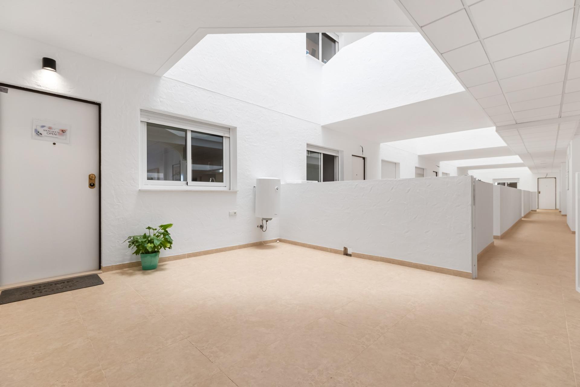 Complejo Residencial Regenerado en Lomas de Cabo Roig - Apartamentos Reformados