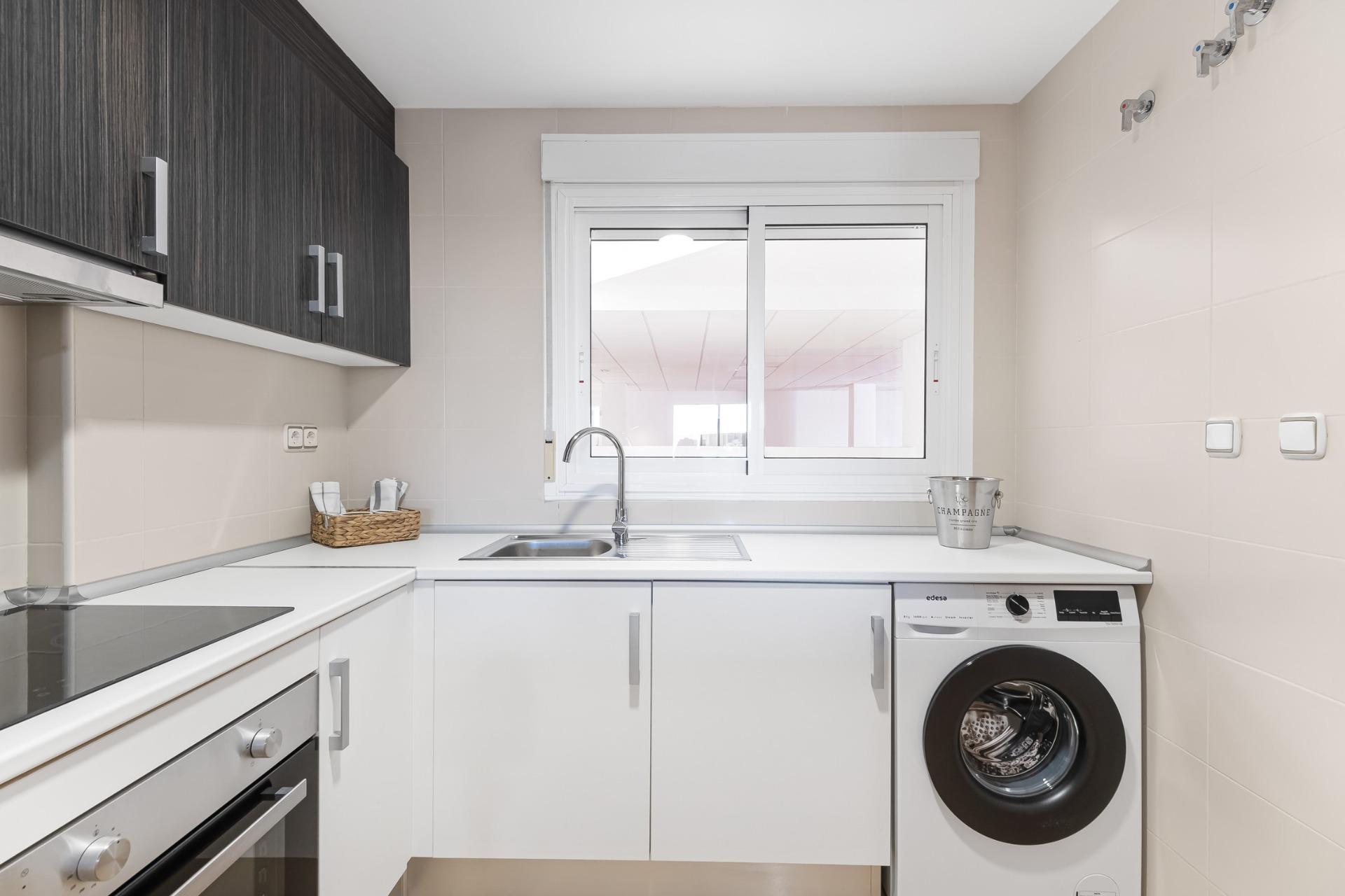 Complejo Residencial Regenerado en Lomas de Cabo Roig - Apartamentos Reformados