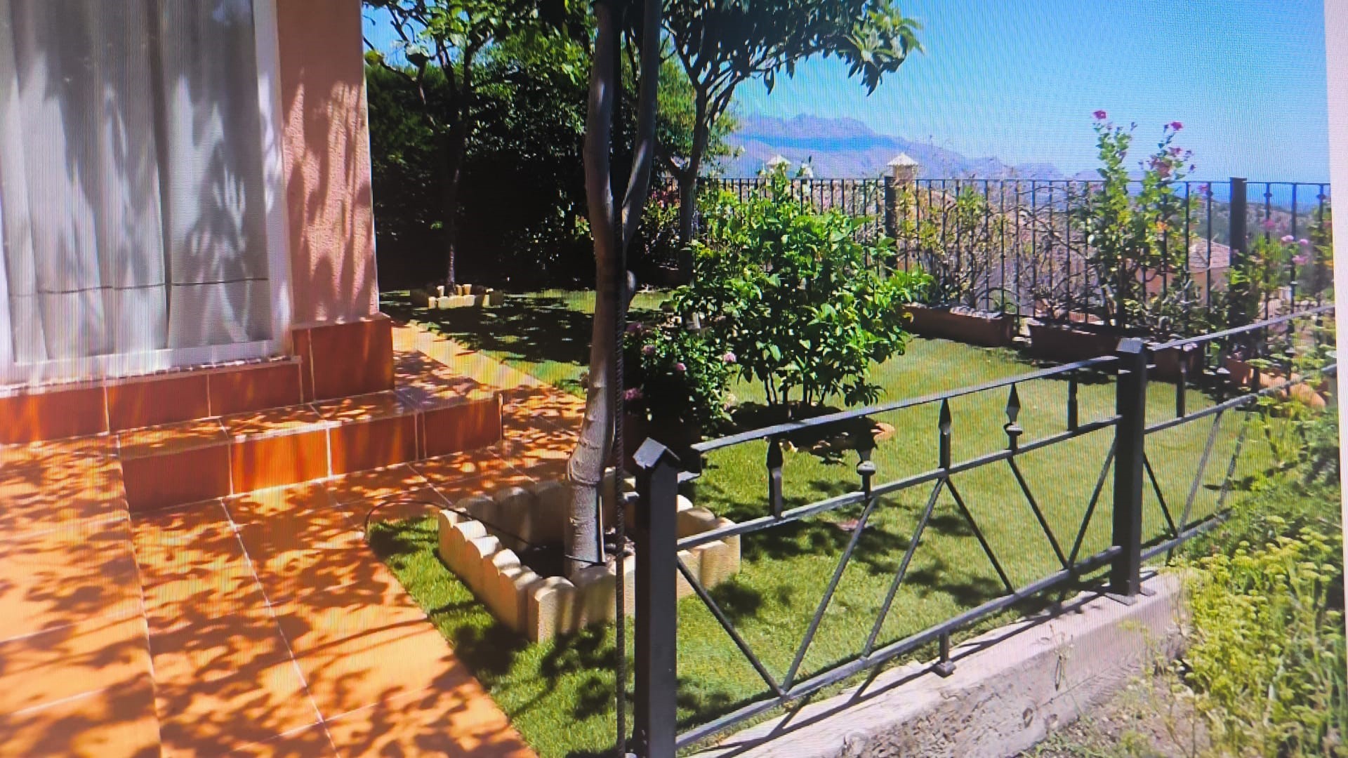 Villa de Lujo con Vistas al Mar en Polop, Chalet adosado en Polop, Alicante. Vistas al mar, amueblado y con piscinas. Vive el estilo mediterráneo en Mirador de Polop.