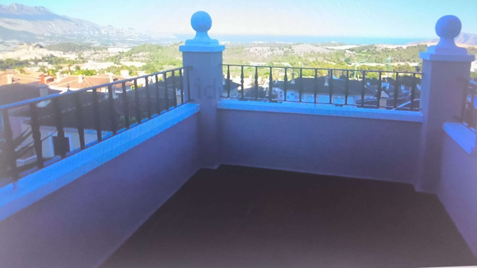 Villa de Lujo con Vistas al Mar en Polop, Chalet adosado en Polop, Alicante. Vistas al mar, amueblado y con piscinas. Vive el estilo mediterráneo en Mirador de Polop.