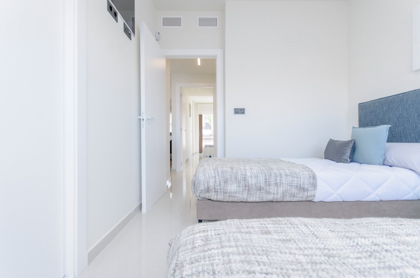 RESIDENCIAL DE OBRA NUEVA DE BUNGALOWS EN LOS BALCONES, TORREVIEJA, Bungalows obra nueva en Torrevieja, Los Balcones. 3 hab, 2 baños. Vive la Costa Blanca Sur. ¡Oportunidad única! 305.000€.