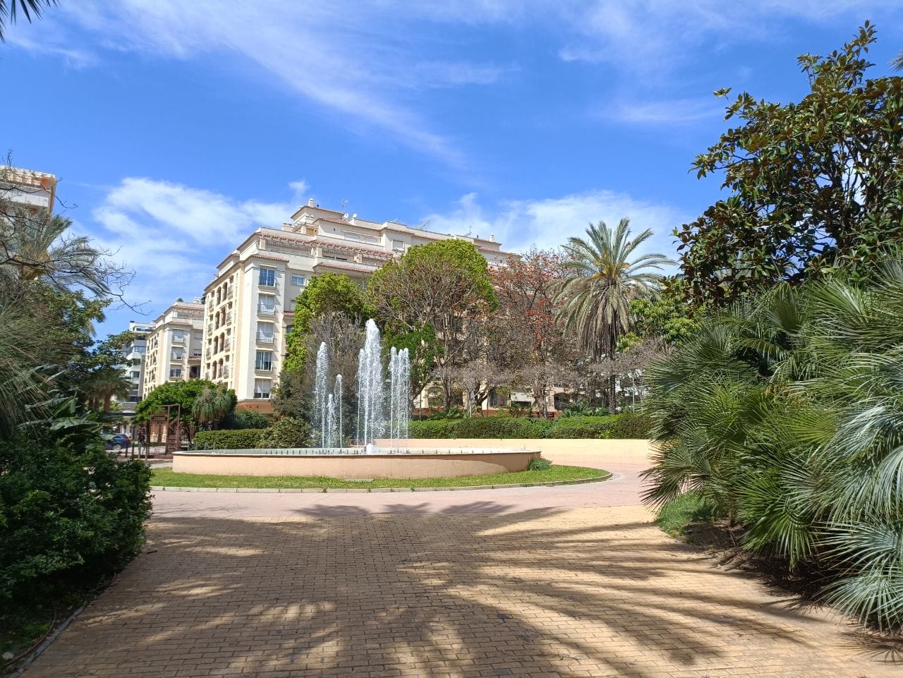 ? ¡Exclusivo Apartamento Moderno en Zona Parque Central, Estepona!