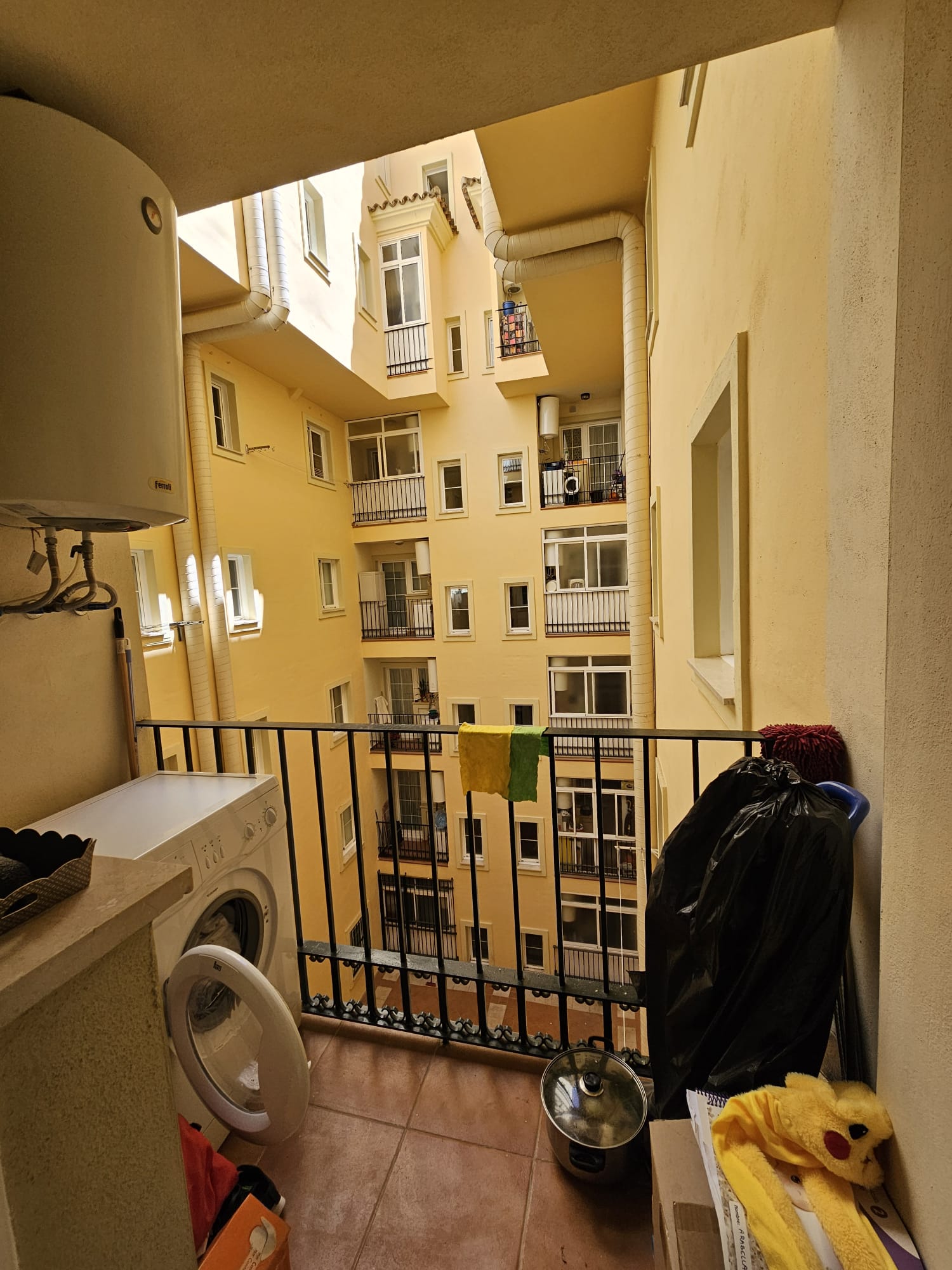 ? ¡Exclusivo Apartamento Moderno en Zona Parque Central, Estepona!