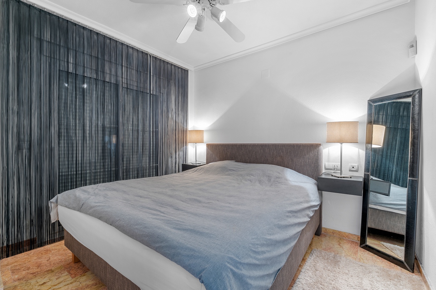 Ático de Lujo en Altea: Vistas Mar y Jacuzzi Privado, Ático de lujo reformado en Altea, Costa Blanca. Disfrute de su terraza sur con jacuzzi y vistas al mar. A un paso de la playa y puerto. 3 dorm, parking. ¡Su oas