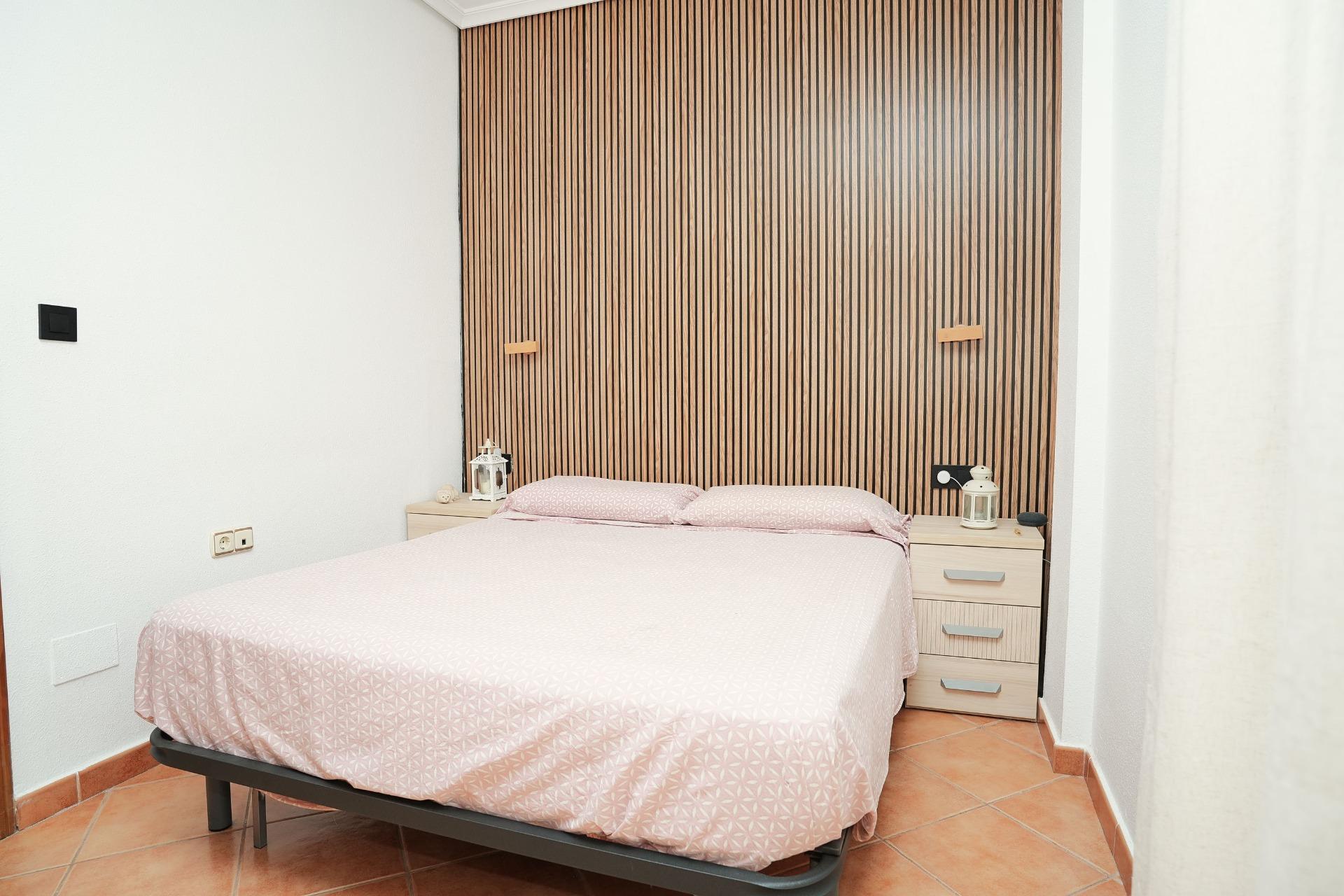 Chalet de Ensueño en La Herrada: Vistas, Jardín y Piscina., Chalet independiente en La Herrada, Los Montesinos. Vistas a Laguna La Mata, 3 hab, 2 baños, jardín y piscina. Vive la Costa Blanca por 239.990€.
